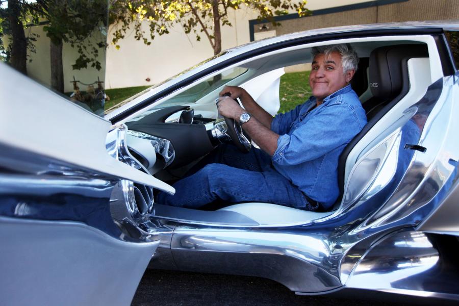  Jaguar C-X75 Concept and Jay Leno 2010 года  (фото 6 из 11)